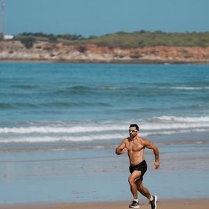 José Ruiz destaca a caminhada como uma alternativa acessível para quem deseja manter uma rotina ativa depois dos 60 anos