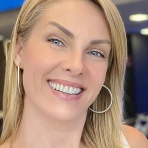 Ana Hickmann diz que as dívidas acumuladas pelas empresas que os dois têm em sociedade se aproximam de R$ 70 milhões