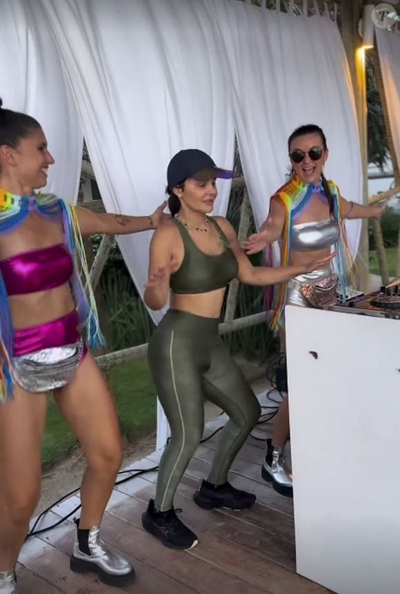 Maraisa exibiu o corpo mais magro na beira da piscina, enquanto dançava