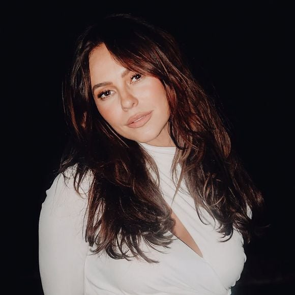 Segundo Paolla Oliveira, as flores ainda chegaram com um manual de como os buquês deveriam ser organizados na casa dela: ‘De um desconhecido. É quase cômico, mas é sério’