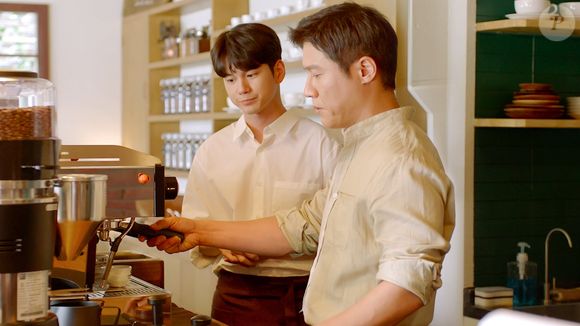 'Gostaria de uma Xícara de Café?': um jovem decide se tornar barista e, ao aprender sobre café e a vida das pessoas, descobre lições para a vida com seus próprios clientes