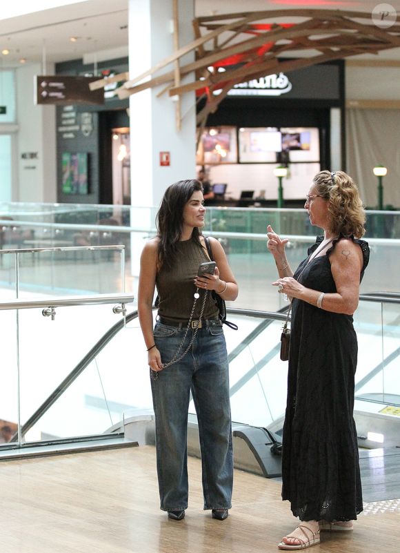 Vanessa Giácomo hoje: a atriz está com os cabelos mais curtos, se comparado à personagem de Zuca.