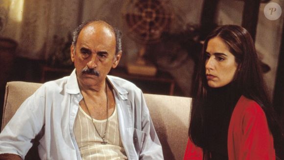 Raquel (Gloria Pires) e Floriano (Sebastião Vasconcellos), filha e pai na novela Mulheres de Areia