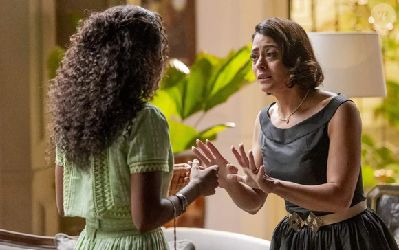 Beatriz (Duda Santos) e Clarice (Carol Castro) tem encontro emocionante após a pianista lembrar a memória por completo