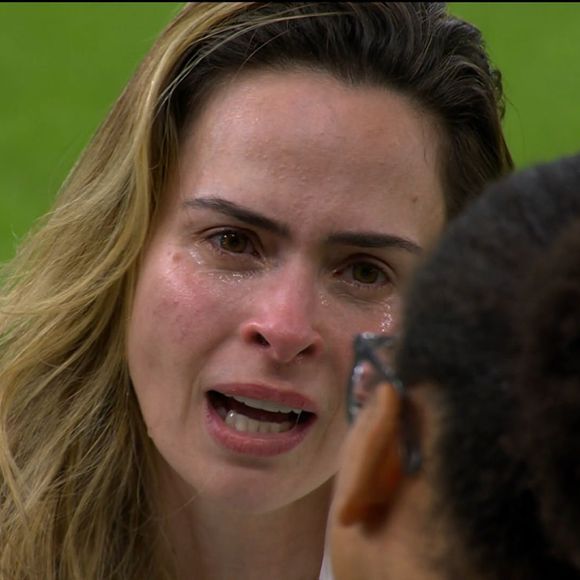 Ana Paula Renault acreditou que as irmãs estivessem vindo buscá-la