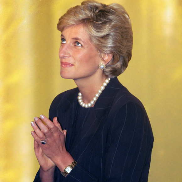 Inspirado no Cartier usado por Lady Di, este relógio feminino discreto e elegante é o 'irmão pobre' que custa bem menos que o favorito da princesa
