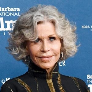 Cabelos grisalhos de Jane Fonda são símbolo de liberdade e autenticidade