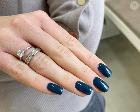 Azul noite - Profundo e enigmático, o azul noite se destaca como opção sofisticada, equilibrando modernidade e elegância na medida certa