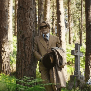 Detetive Benoit Blanc retorna em novo mistério que acaba de chegar à Netflix e já movimenta fãs ao redor do mundo