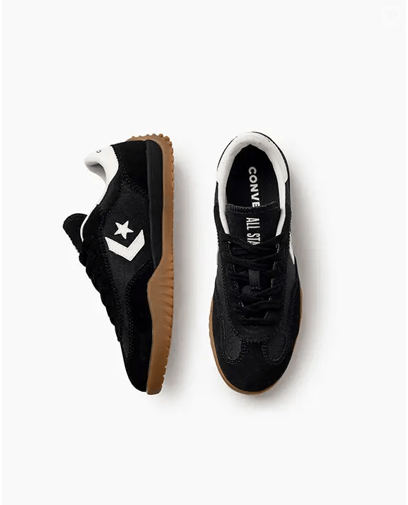 O novo Run Star Trainer chega com proposta clara: transformar o tênis em peça-chave dos looks de escritório, dentro da tendência do chamado 'luxo silencioso'