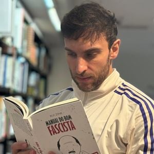 Prisão de Léo Lins: humorista foi condenado a oito anos e três meses de prisão.