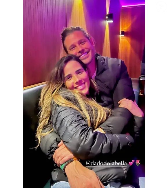 Wanessa Camargo e Dado Dolabella se encontraram em um bar do Rio de Janeiro em 7 de agosto de 2025, de onde saíram no carro dele