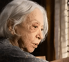 Fernanda Montenegro, aos 96 anos, ainda teme dificuldades financeiras e segue atenta às economias pessoais