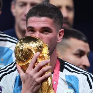 Campeão da Copa do Mundo de 2022 ao lado de Messi, Rodrigo De Paul inicia nesta terça-feira (16) sua caminhada na Copa de 2026 defendendo mais uma vez as cores da Argentina diante da Argélia