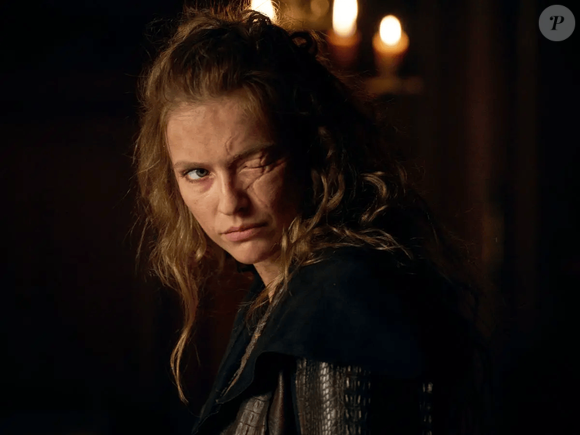 Última cena mostra Perla abrindo os olhos após a morte e deixa fãs intrigados sobre continuação