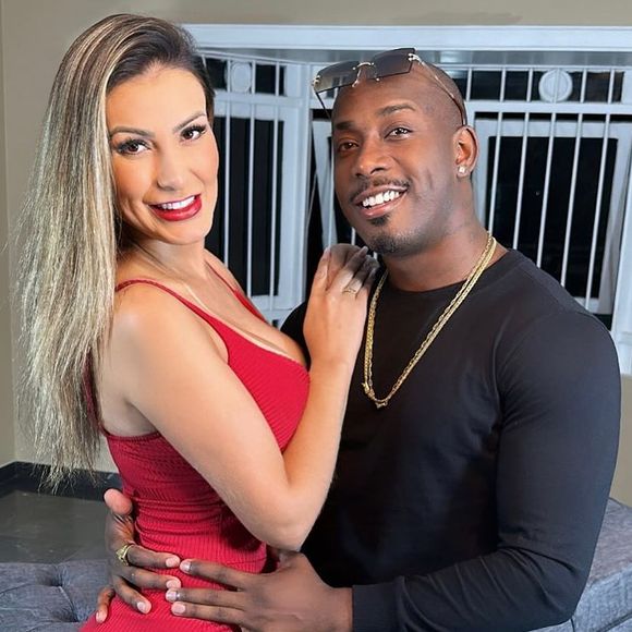 Andressa Urach causou com diversos vídeos +18 com diferentes parceiros(as)