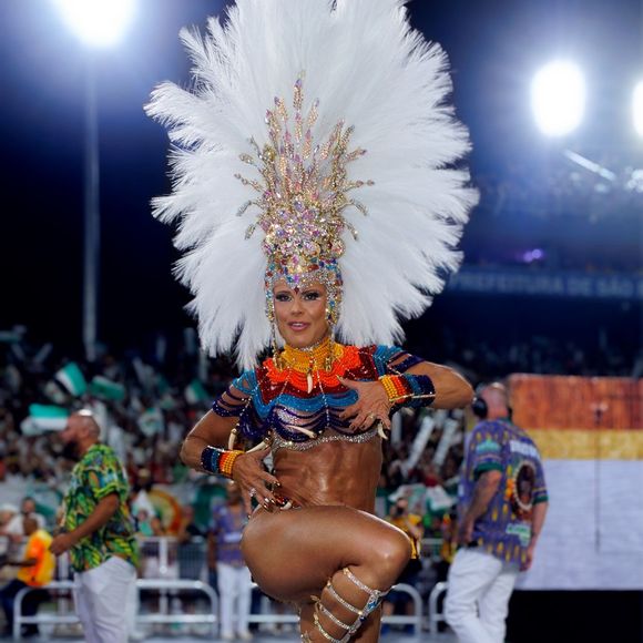 Carnaval 2026: Viviane Araujo deu show de samba no pé