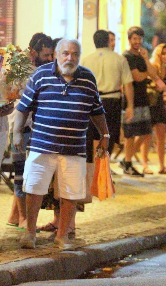 Ator Roberto Bomfim já enfrentou graves problemas na saúde, como um enfisema pulmonar e a obesidade. Atualmente, ele está com 80 anos de idade.