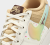 Nem sobremesa de abacaxi, nem banoffee: a Nike lançou uma edição especial do Air Force 1 com referências a doces, incluindo efeito de chocolate, detalhes em menta e o tradicional Swoosh com aparência derretida