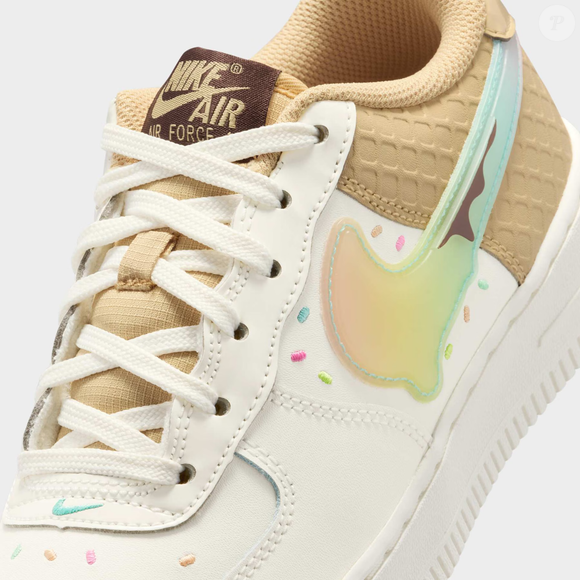 Nem sobremesa de abacaxi, nem banoffee: a Nike lançou uma edição especial do Air Force 1 com referências a doces, incluindo efeito de chocolate, detalhes em menta e o tradicional Swoosh com aparência derretida