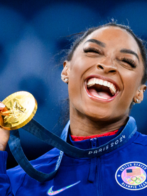 Muito além do ouro olímpico: com fortuna de mais de R$ 100 milhões, Simone Biles construiu e multiplicou seu império milionário