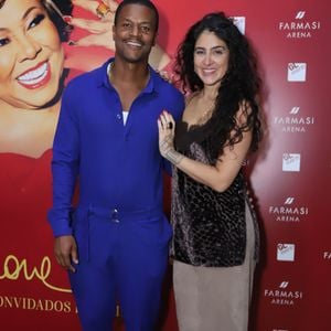 Show de Alcione foi prestigiado pelo casal David Junior e Yasmin Garcez