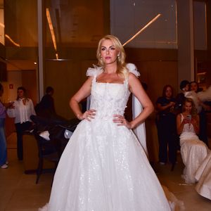Em entrevista, Ana Hickmann disse que estes ainda não os modelos do seu casamento