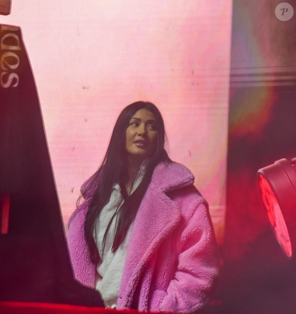 Simaria acompanhou o show da lateral do palco