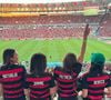 Patricia Abravanel e irmã Rebeca Abravanel usaram camisas personalizadas para assistirem Flamengo x Corinthians