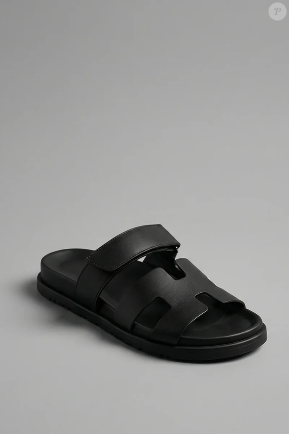 A Fiorinni aposta na Sandália Masculina Ravello, de R$ 289, como alternativa para quem busca um visual elegante, confortável e inspirado no estilo de Erling Haaland