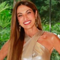 'São gêmeas': Patricia Poeta surge com irmã 17 anos mais nova em foto e semelhança das duas surpreende. Veja!