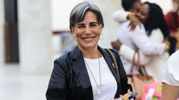 Podemos dizer que também funciona como um tratamento, o que é perceptível no brilho e na maciez que proporciona.