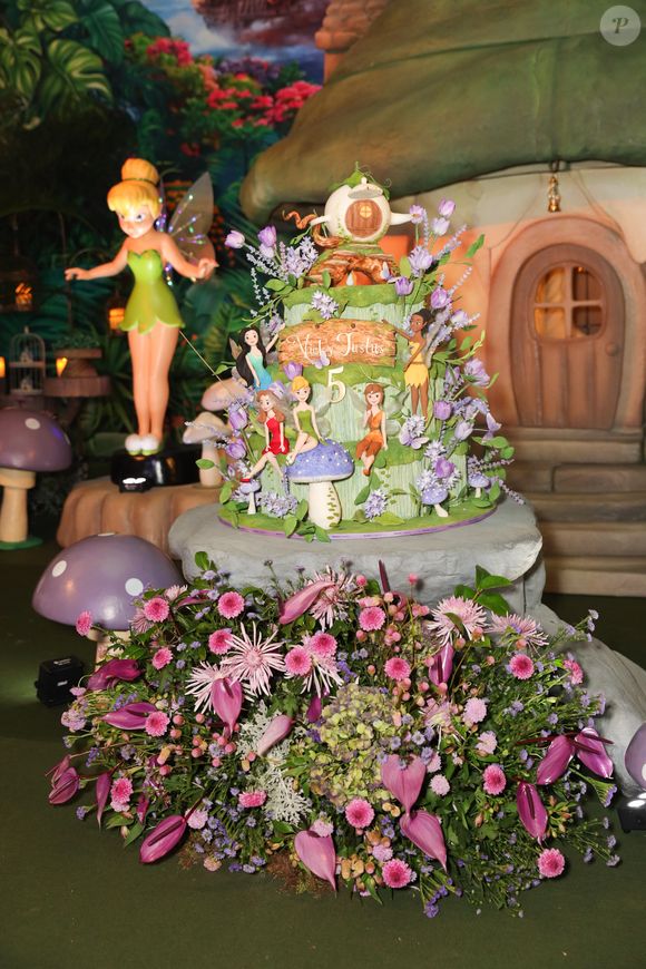 Festa da filha de Roberto Justus e Ana Paula Siebert conta a história completa de Sininho através da decoração