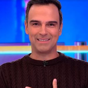 Evoluindo! Após críticas, Tadeu Schmidt dá a volta por cima e é aclamado na web por discurso de eliminação: 'Macetou'