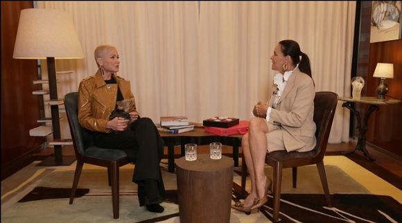 Xuxa Meneghel comenta sobre o transplante capilar durante o 'Domingo Espetacular', da Record TV.