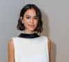 Bruna Marquezine dá close no Copacabana Palace para show de Shakira e leva público ao delírio com vestido branco curtinho