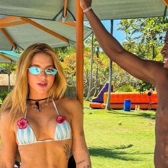 O atacante do Real Madrid registrou crescimento acelerado nas redes desde que tornou público o relacionamento