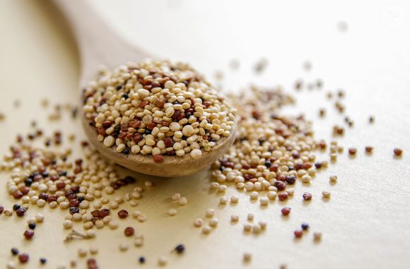 Quinoa ajuda no fortalecimento dos ossos e do sistema imunológico, inclusive na prevenção da osteoporose