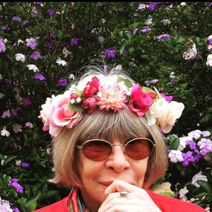 Rita Lee sobre clipe em espanhol: ‘Graças aos tempos pré-YouTube, creio não haver qualquer registro daquele clipe vexaminoso de ‘Baila conmigo’’