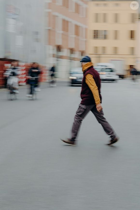 Andar rápido sempre pode ser uma forma, mesmo que inconscientem de controlar a ansiedade ou evitar encarar emoções e pensamentos desconfortáveis