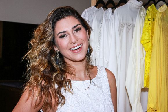 Fernanda Paes Leme passou a iluminar os fios após deixar o ruivo