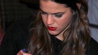 A psicologia sugere que as pessoas que nunca trocam a foto do WhatsApp não são antissociais; na verdade, elas não precisam de uma validação externa constante