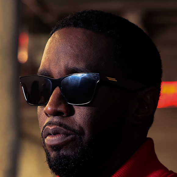 P. Diddy foi envolvido em teorias da conspiração de que teria envolvimento na internação de Jamie Foxx