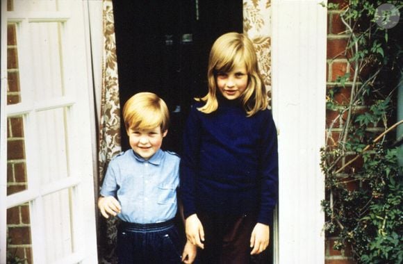 A infância de princesa Diana em Park House teve direito até a um episódio inusitado: segundo o irmão, Charles Spencer, uma das lembranças marcantes da casa foi a chegada de um camelo chamado Bert para o aniversário de sete anos de Diana. A história aparece no livro “O Canto do Cisne: Diana, Minha Irmã”, publicado pela Companhia das Letras no Brasil