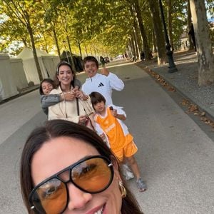 Patricia Abravanel compartilhou momentos da viagem à Itália e ressaltou a importância da presença dos filhos e da mãe em sua vida. Segundo o Alô Alô Bahia, a apresentadora escreveu 'Ainda bem que a gente tem a gente!' em uma publicação que recebeu manifestações de carinho e solidariedade nas redes sociais