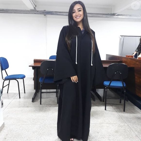 Enquanto trabalhava como professora, Jordana cursava a faculdade de direito