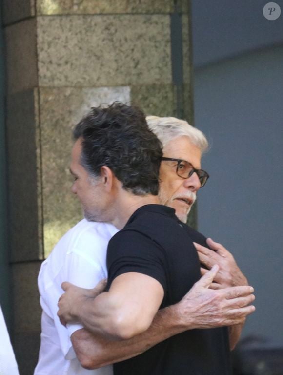 José Mayer, avô de um dos netos de Gracindo Jr., consolou a família do ator: filha de Mayer, Julia Fajardo é casada com Pedro Gracindo