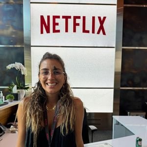 Apontada como affair de Lucas Lima, Nina é publicitária, fotógrafa e professora de yoga