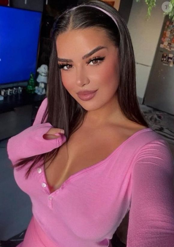 Corpo de Elif Kırav foi encontrado pela mãe e tia com múltiplas facadas no distrito de Fatih, segundo autoridades turcas