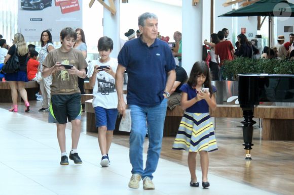 Carlos Alberto Parreira com câncer: médico revelou cura do ex-técnico em 2025